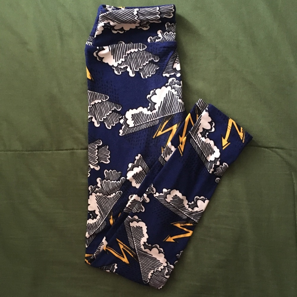 LuLaRoe Tween Leggings | Lightning Bolts 🌩